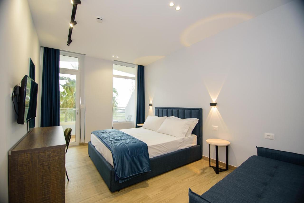 Palm Side Hotel Wlora Zewnętrze zdjęcie