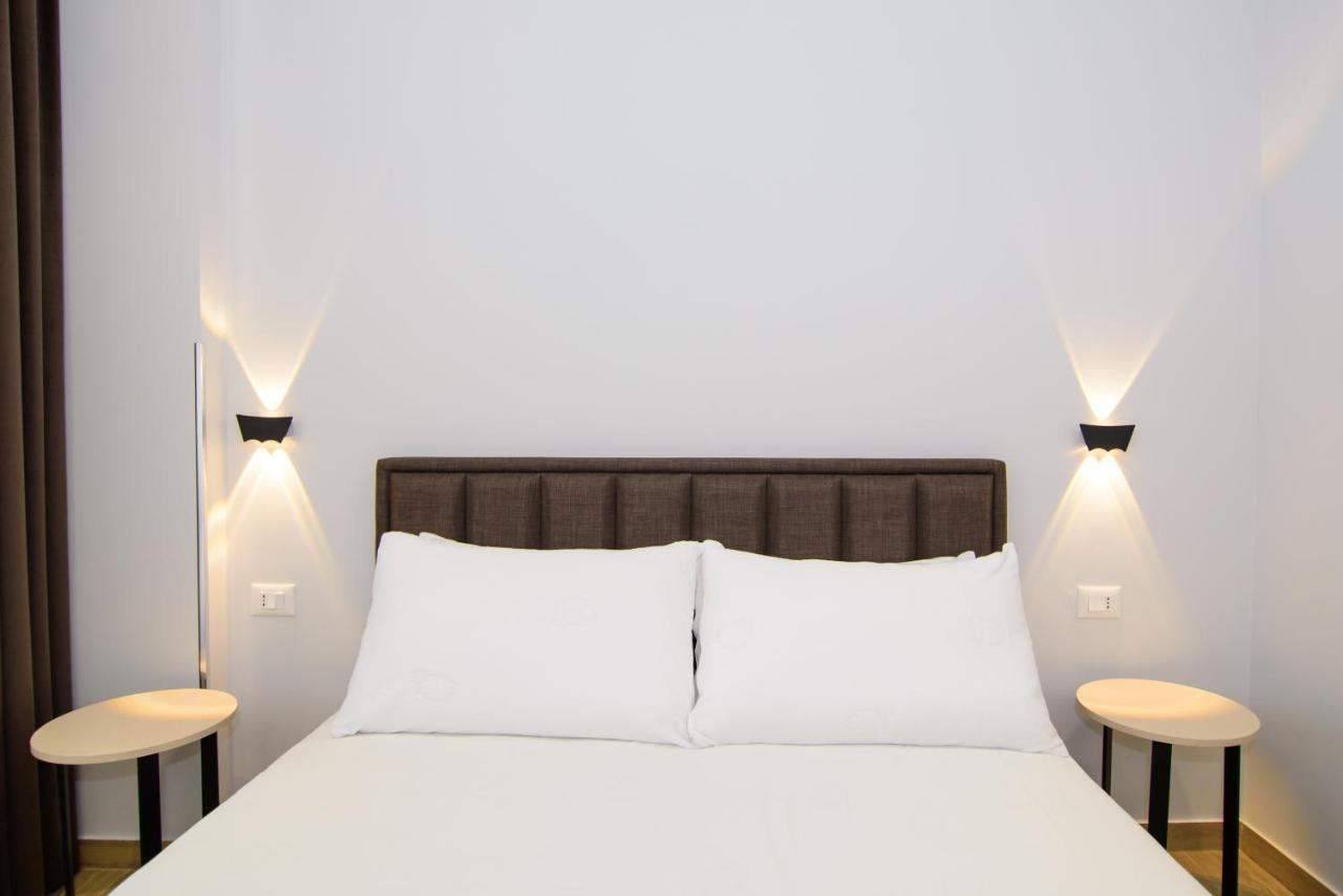 Palm Side Hotel Wlora Zewnętrze zdjęcie