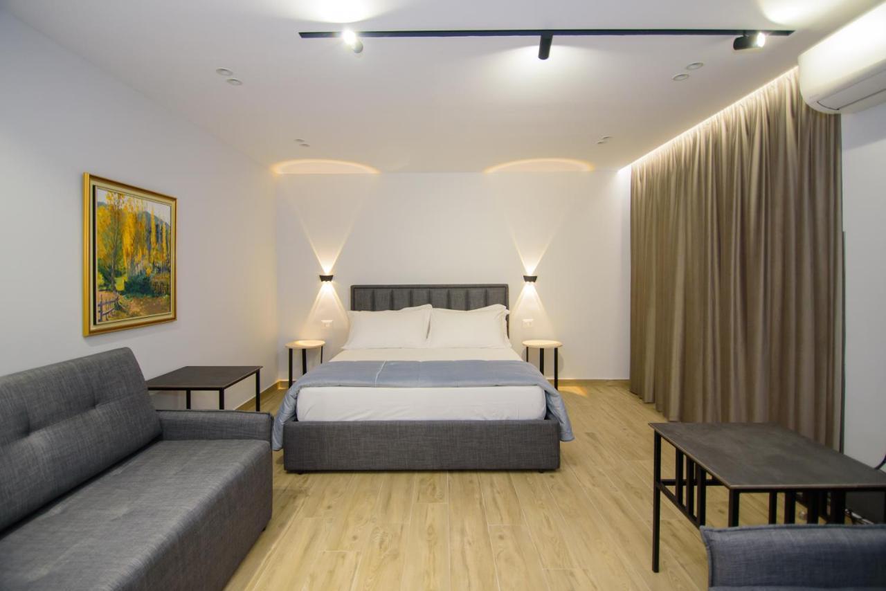 Palm Side Hotel Wlora Zewnętrze zdjęcie