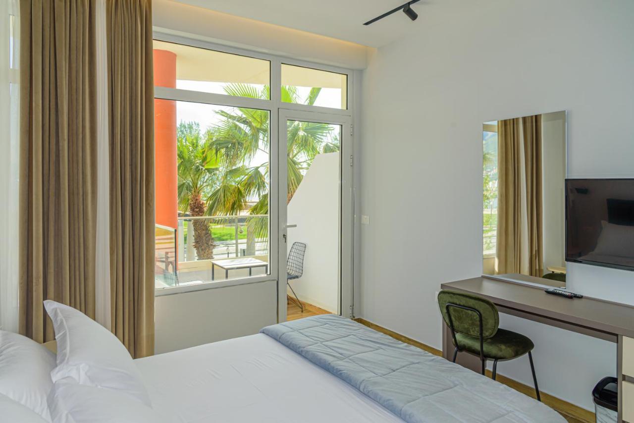 Palm Side Hotel Wlora Zewnętrze zdjęcie