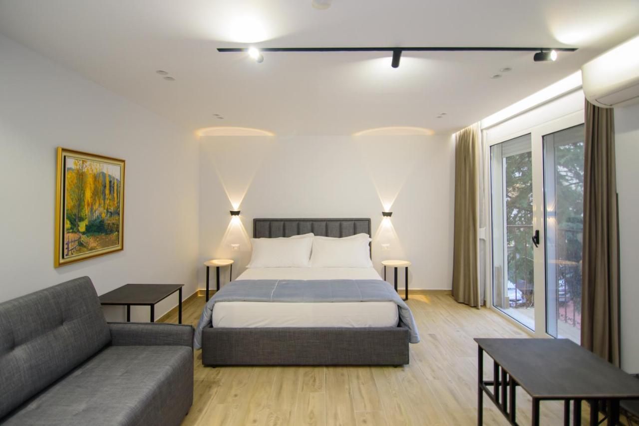 Palm Side Hotel Wlora Zewnętrze zdjęcie