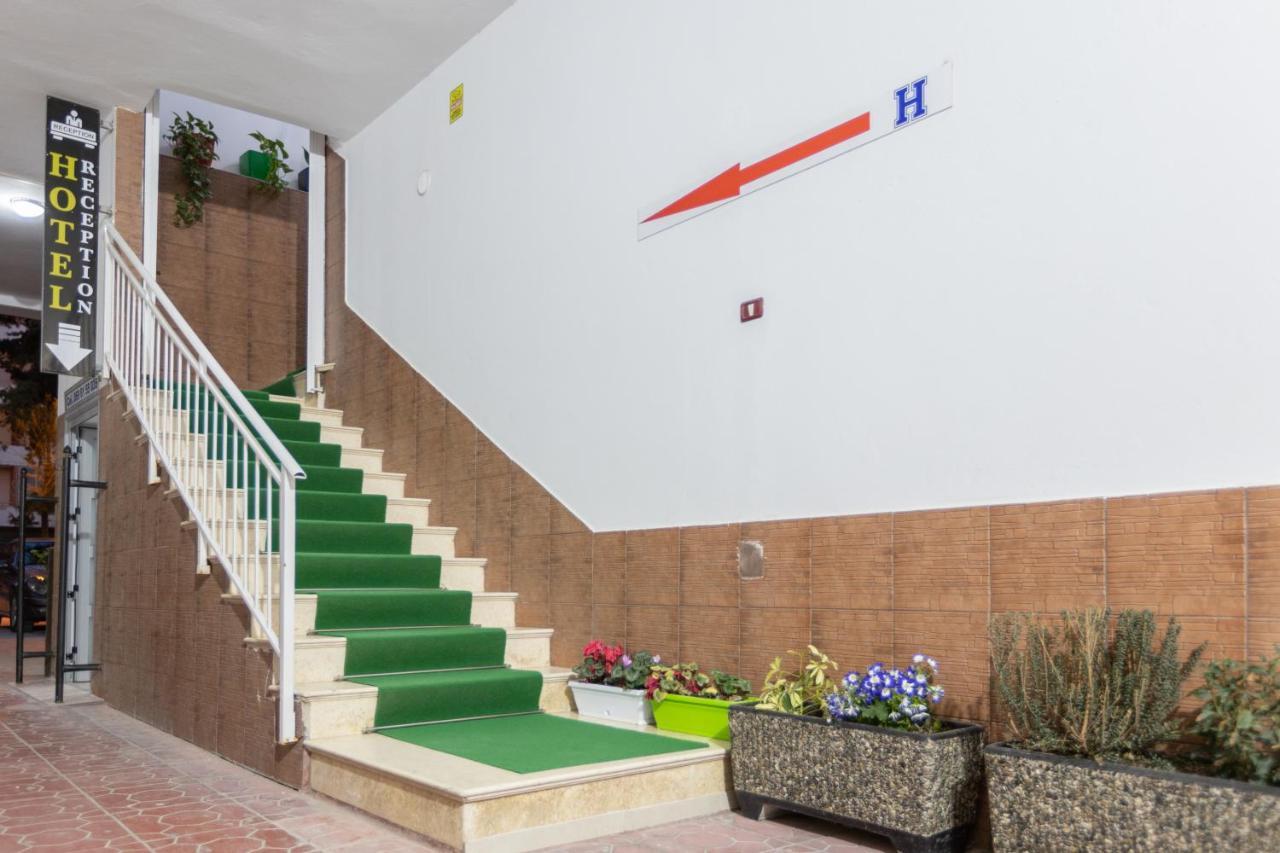 Palm Side Hotel Wlora Zewnętrze zdjęcie