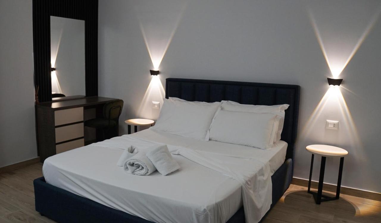 Palm Side Hotel Wlora Zewnętrze zdjęcie