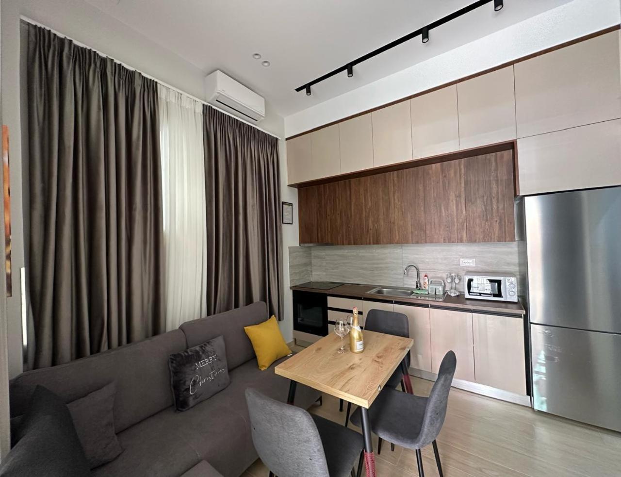 Palm Side Hotel Wlora Zewnętrze zdjęcie