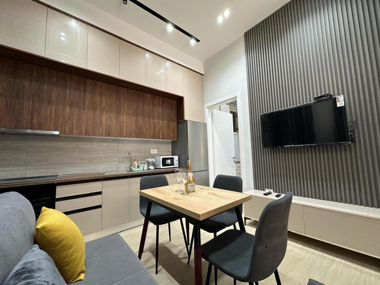 Palm Side Hotel Wlora Zewnętrze zdjęcie